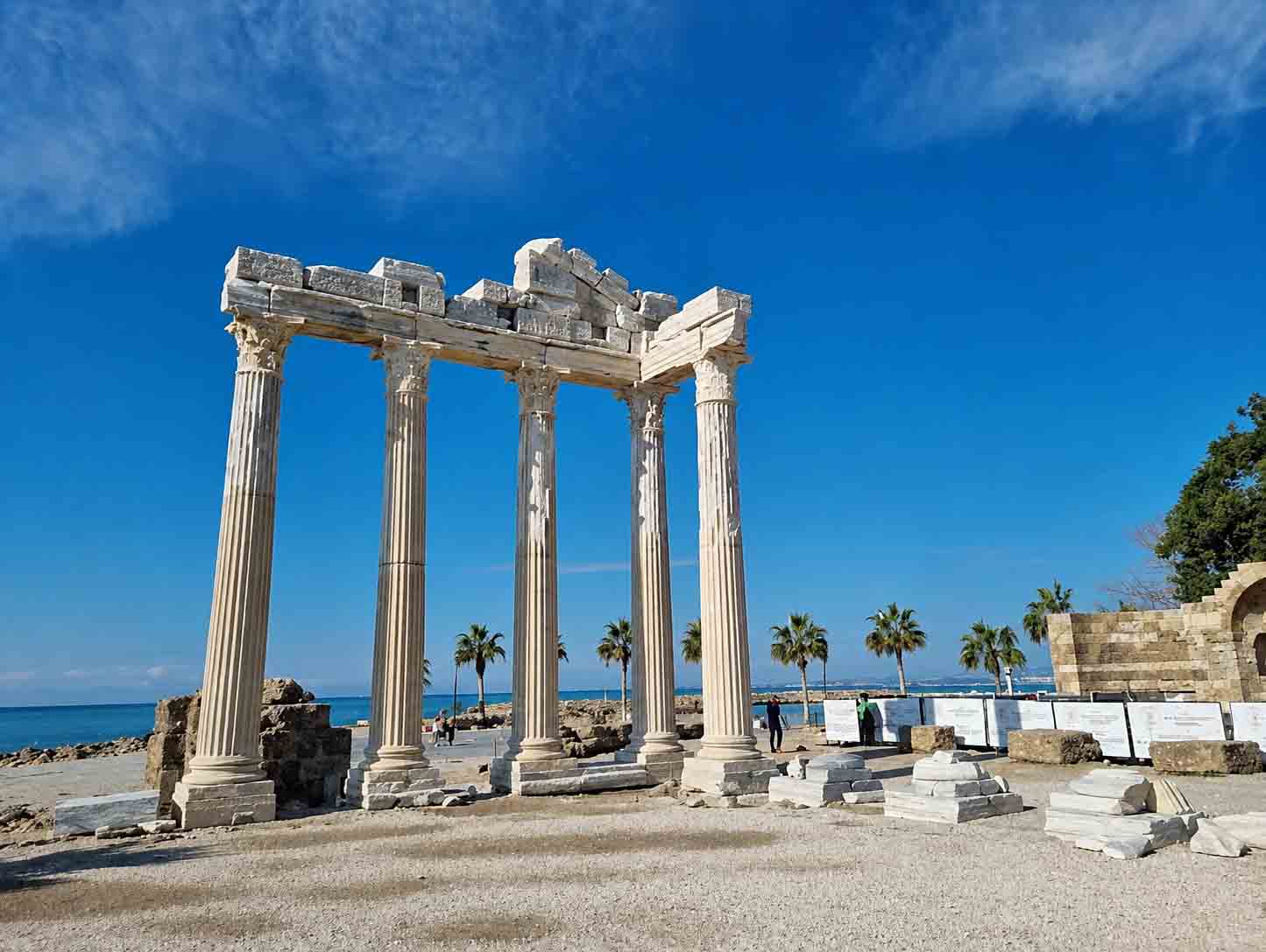 Apollon Tapınağı ve Athena Tapınağı